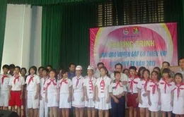 Lãnh đạo TP. HCM gặp gỡ thiếu nhi đầu Xuân